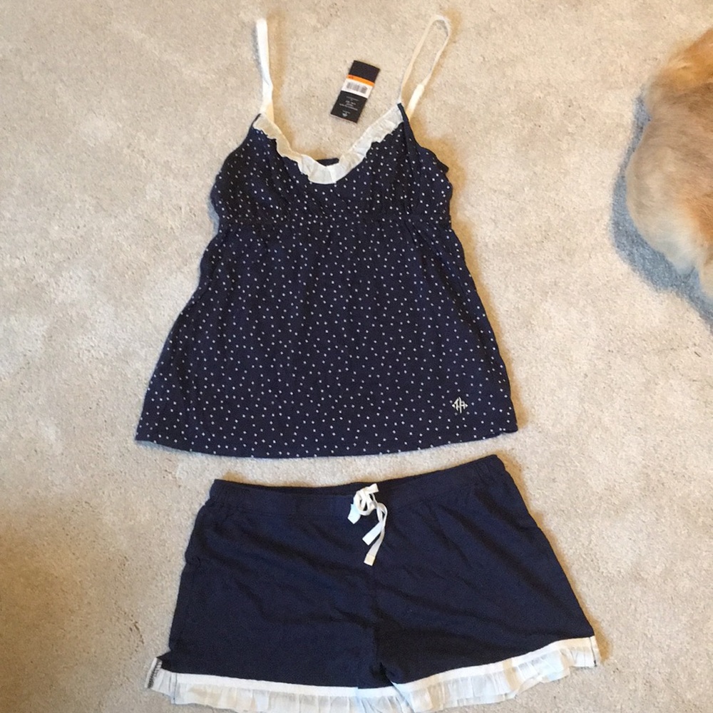 Brand new with tags. Tommy Hilfiger sleep set